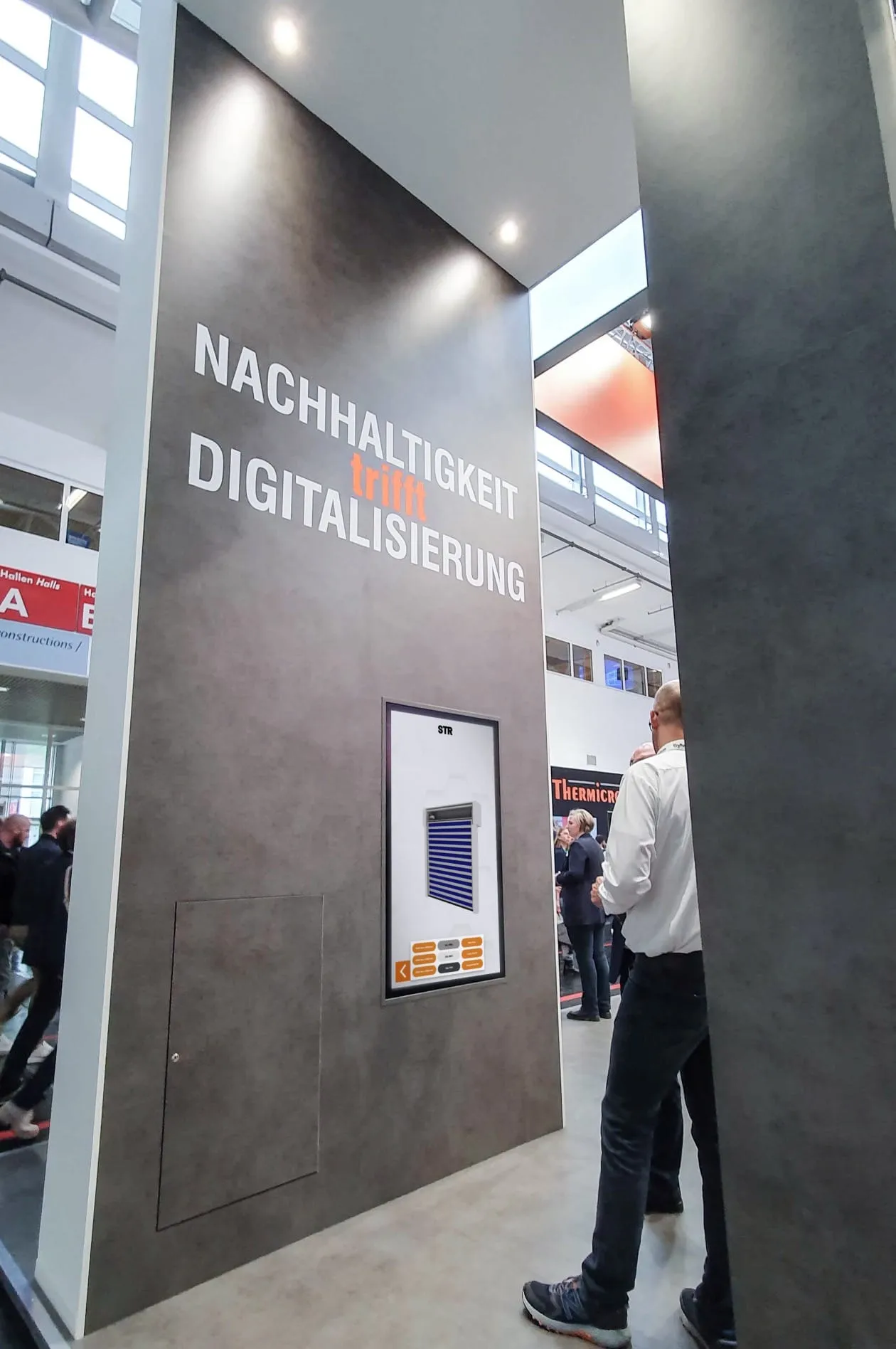Touchscreen im Einsatz auf der Messe